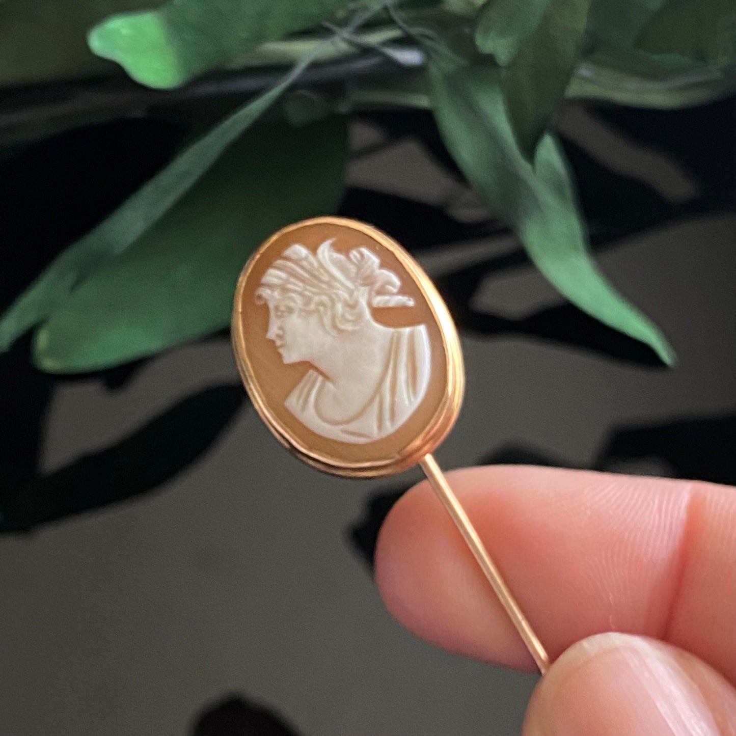 Antique Victorian 10k Gold Agate Greek Goddess Hera Cameo Stickpin