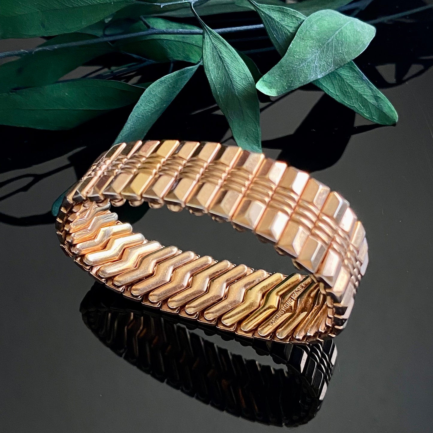 Vintage Gold Stretch Expansion Bracelet | Hong Kong Made