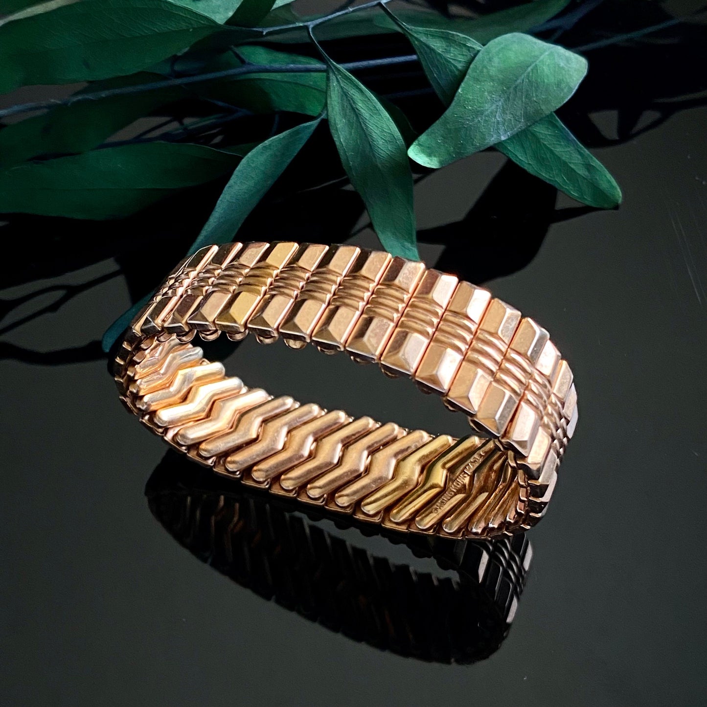 Vintage Gold Stretch Expansion Bracelet | Hong Kong Made