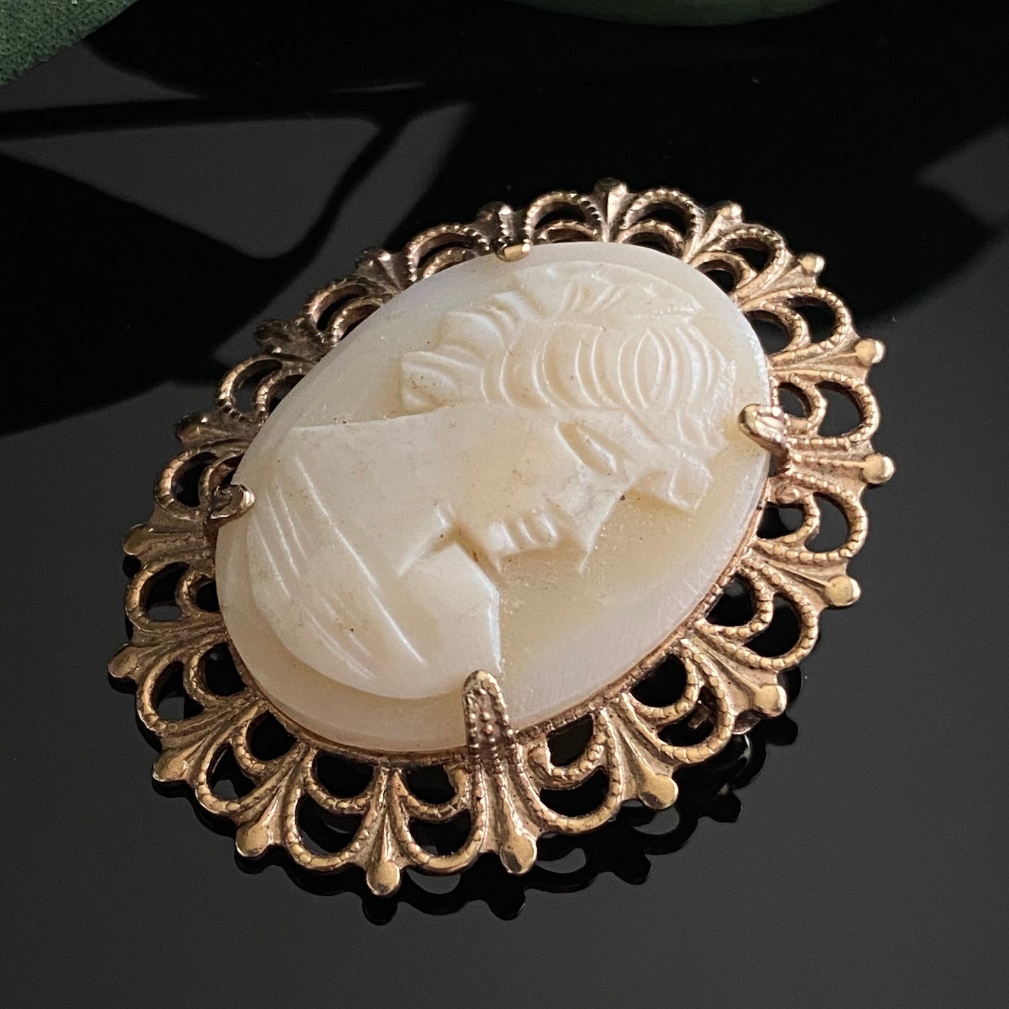 Vintage Genuine Shell Cameo Oval Pin Brooch