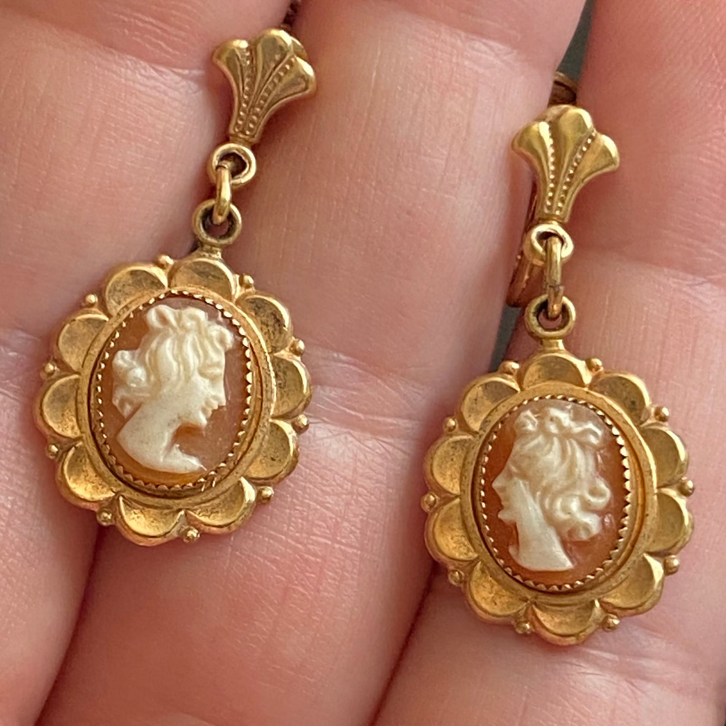 Vintage Gold Filled Genuine Cameo Screwback Drop Dangle Earrings