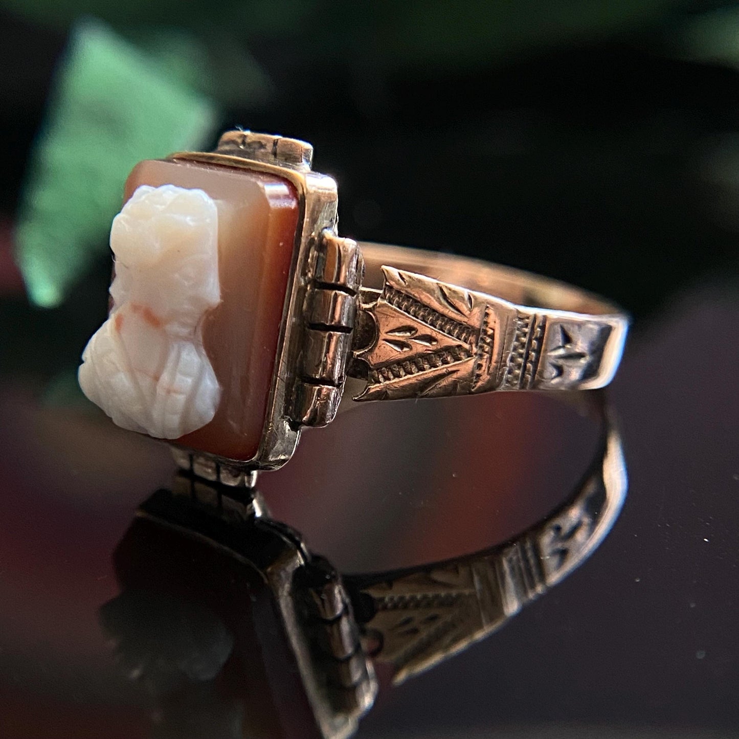 Antique Victorian 10k Gold Agate Cameo Ring Size 5.75